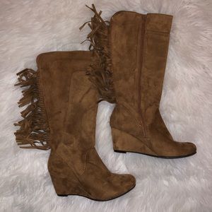 Brown fringe wedge boots